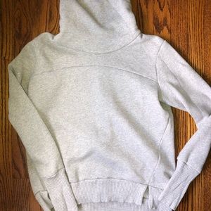 Alo Yoga turtleneck sweatshirt